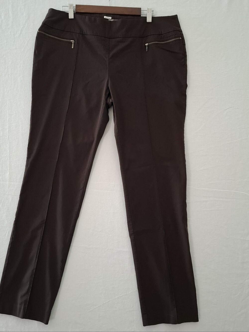 Chicos So Slimming Pull On Slim Leg Stretch Pant Dark Brown Size 3 (XL/16) - Picture 2 of 10